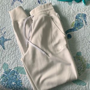 brand new nike joggers